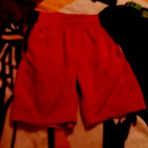 Shorts red size 7
